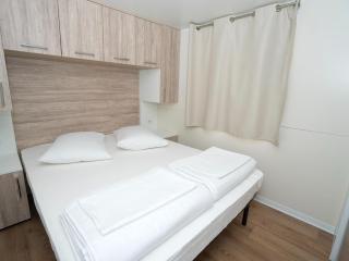Mobile Homes with long pebble beach - Cres - 5
