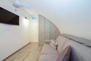Elman House - 8