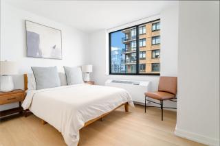 Modern Room in Shared Apartment with a View - 4