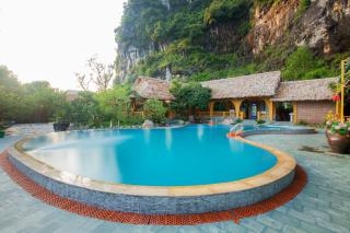 Xuan Son Lakeside Bungalow - 8