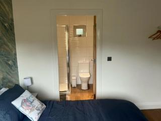 Beach Cabin - 4 mins walk to Ardnahinch Beach, 10 min walk to Garryvoe Hotel & 5 min drive to Ballymaloe House - Eircode P25KN53 - Shanagarry - 1