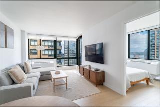 Vibrant Room with City Views in Shared Apartment - 0