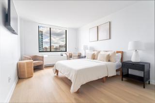 Vibrant Room with City Views in Shared Apartment - 3