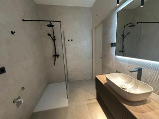 Scala Suites - Split - 4