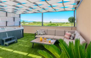 2 Bedroom Awesome Apartment In Nin - Nin - 9