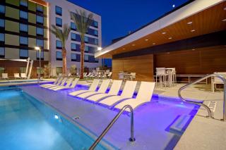 Hampton Inn & Suites Las Vegas Convention Center - No Resort Fee - Las Vegas - 2