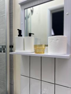 Modern Apartment Free Off Road Parking King Room Suite 10 - 2