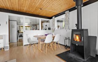 2 Bedroom Pet Friendly Home In Knebel - Knebel - 5