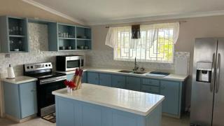 Welcome to Hope Winds, a charming property ranch-style house on a seren - Christ Church - 0