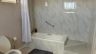 Welcome to Hope Winds, a charming property ranch-style house on a seren - Christ Church - 5