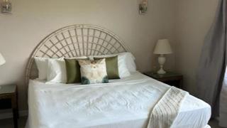 Welcome to Hope Winds, a charming property ranch-style house on a seren - Christ Church - 6