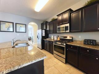 Relaxing 7 Bed Pool Home with Game Room-4204OD home - Davenport - 5