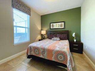 Relaxing 7 Bed Pool Home with Game Room-4204OD home - Davenport - 3
