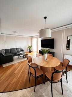 InTheMiddlePerfectView - 5