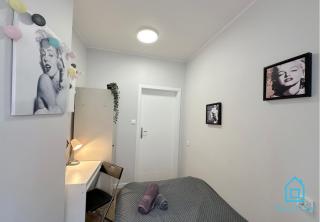 Monroe Room - 15 Minutes to Gdańsk Old Town & Sea - Gdansk - 2