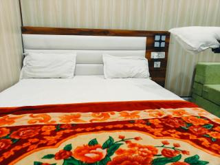 Shree Krishnam Residency near Prem Mandir - Vrindāvan - 2