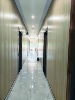 Shree Krishnam Residency near Prem Mandir - Vrindāvan - 4