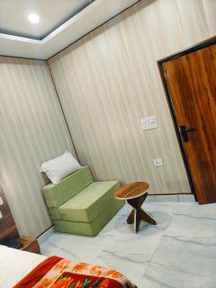 Shree Krishnam Residency near Prem Mandir - Vrindāvan - 3