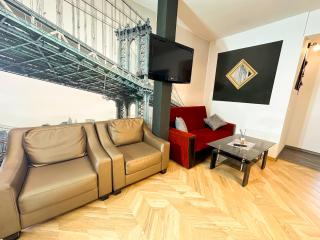 Hamilton Apartment - 2