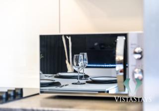 4BDR House By Vista Stays Short Lets & Serviced Accommodation Birmingham With Pool Table, PS4 & Free Parking - 6