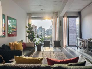 Stunning Industrial-Style Loft by the Canals - 2