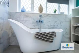 Bournecoast - family home with bar and short beach stroll - 9607 - Bournemouth - 5