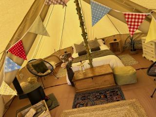 Broadleaves Luxury Glamping - Ticknall - 2