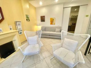 Mont Chevalier by Welcome to Cannes - Cannes - 2