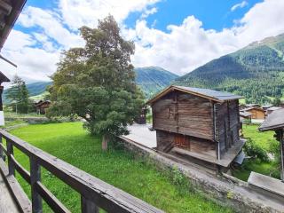 Rustic Alpine 1BR Getaway- Unwind and Reconnect - Reckingen - Gluringen - 9