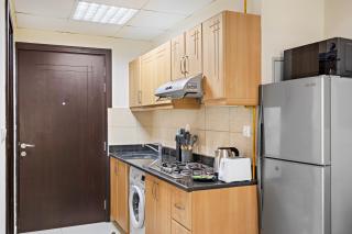 New Studio in Sport City - Pool, Gym, Parking - Dubai - 7