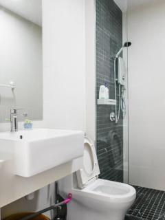 Beacon Executive Suites by S&F #InfinityPool #SkyGym - George Town - 1