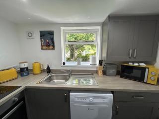 Flat 2a - Modern Flat Close to City Centre Ideal for Couples - Inverness - 3