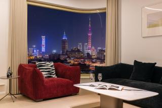 Book and Bed - Yuyuan Garden - 1