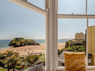 2 Bed in Tenby FB175 - 9