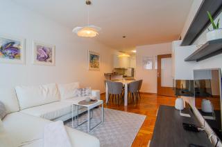 Flexible SelfCheckIns 90 - Zagreb - Garage - Loggia - Zagabria - 2