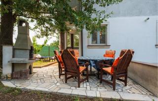 Awesome Apartment In Medulin With Wifi - 4