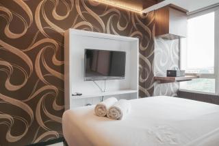 Comfortable 1BR at Nifarro Park Apartment By Travelio - 6