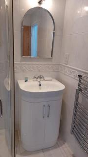 Tregarthen Cottage - tranquil self-contained room near Looe offering easy parking right outside with EV point - 1