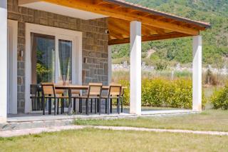 Guesthouse Lumo, Entire Lodge swimming pool - 4