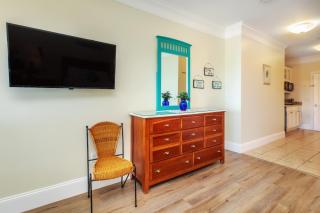 Atlantic Breeze Suites - 2