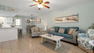 Beach access close to Walmart, Bowling,skating and Game room - Panama City Beach - 1