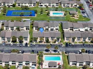 Beach access close to Walmart, Bowling,skating and Game room - 4