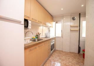 Espacioso piso de 4 habitaciones cerca del mar - Tarragona - 6