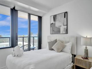 Oceanfront Beach Retreat Beach Service 502 - Miami Beach - 9