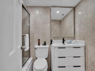Oceanfront Beach Retreat Beach Service 502 - Miami Beach - 5