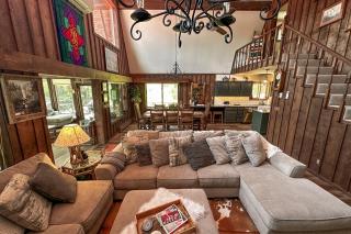Gorgeous Riverfront Retreat - South Fork - 6
