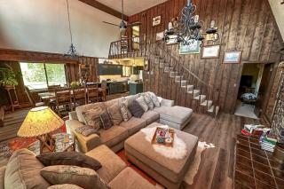 Gorgeous Riverfront Retreat - South Fork - 4