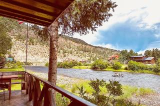 Gorgeous Riverfront Retreat - South Fork - 2