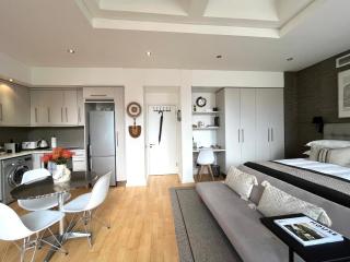 #608 Cartwright - Urban Hideaway - 2