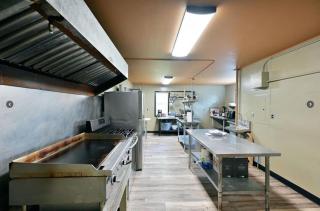 NORTHWOODS HAVEN HOUSE - 6 BED-4 BATH LODGE ON LAKE IN SPOONER! ENJOY THE LAKE LIFE, TRAILS and AMMENITIES, INCLUDING COMMERCIAL KITCHEN - 2